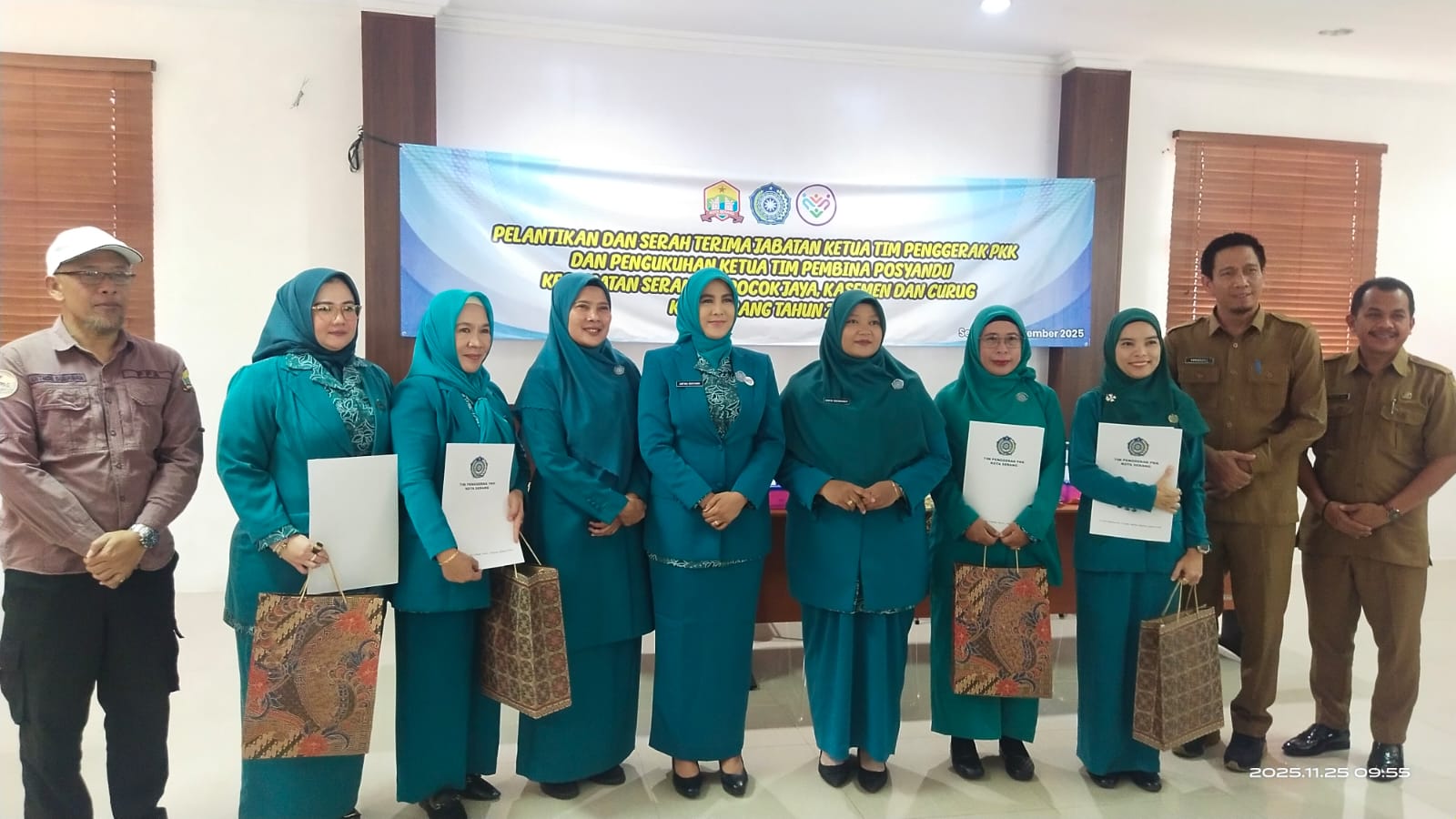 Lantik Kepengurusan Baru Tim Penggerak PKK tingkat Kecamatan, Ketua TP-PKK Kota Serang, Beri Pesan