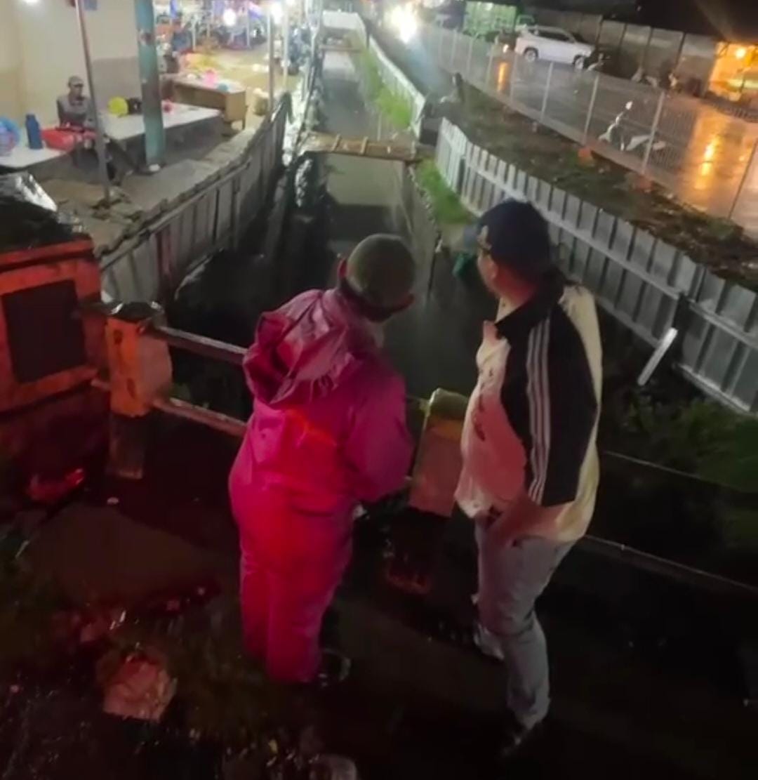 Wali Kota Serang Turun Lapangan, Pastikan Pasar Induk Rau (PIR) Aman dari Banjir di Tengah Hujan Lebat