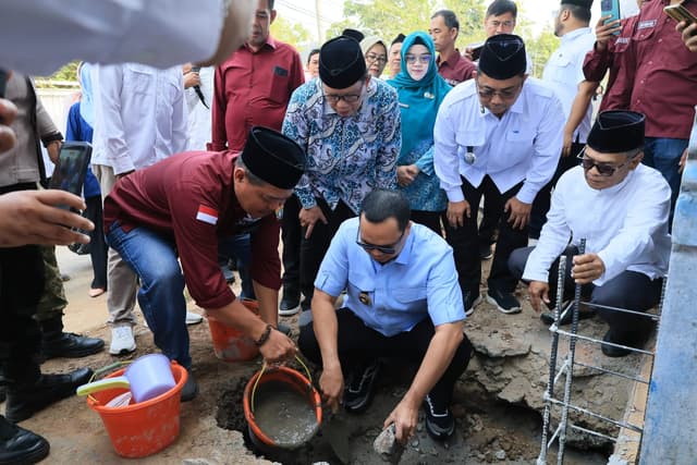 Wali Kota Serang Pimpin Peletakan Batu Pertama Gapura Kelurahan Gelam