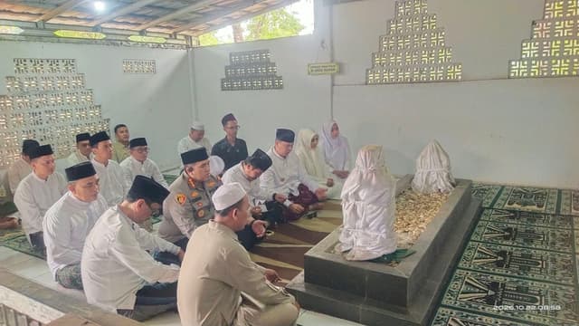 Peringati Hari Santri Nasional 2026, Wali Kota Serang bersama Forkopimda Ziarah ke Makam Syekh Sahal