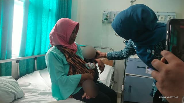 Tanggap Aduan Warga, Ketua TP-PKK Arfina Rustandi Besuk Balita Stunting di RSUD Kota Serang